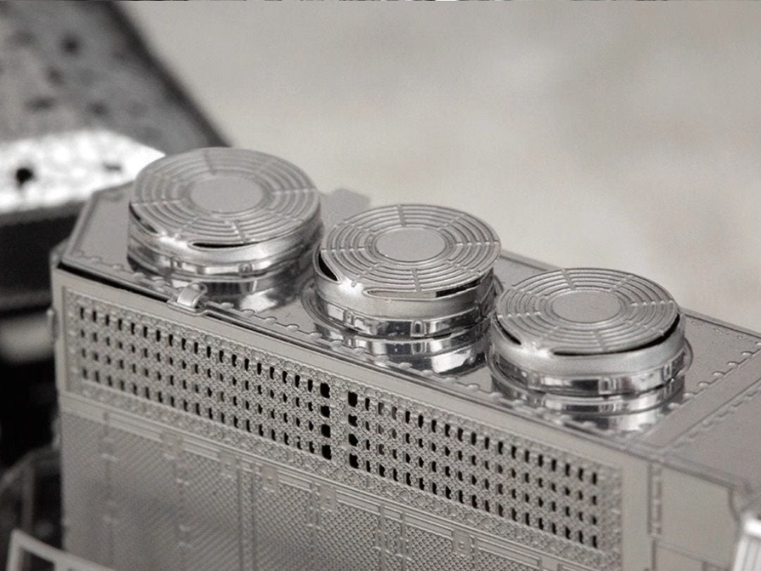 Armoured Train Metal Model Kit – 3D Laser-Cut Puzzle for Train Enthusiasts