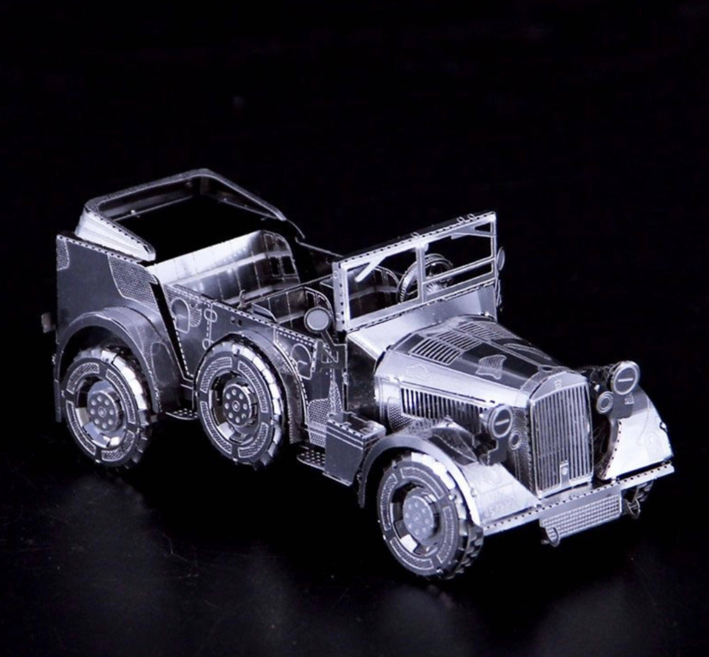 Armoured Personnel Carrier Metal Model Kit – 3D Laser Cut Puzzle Craft for Military Vehicle Lovers & Hobbyists
