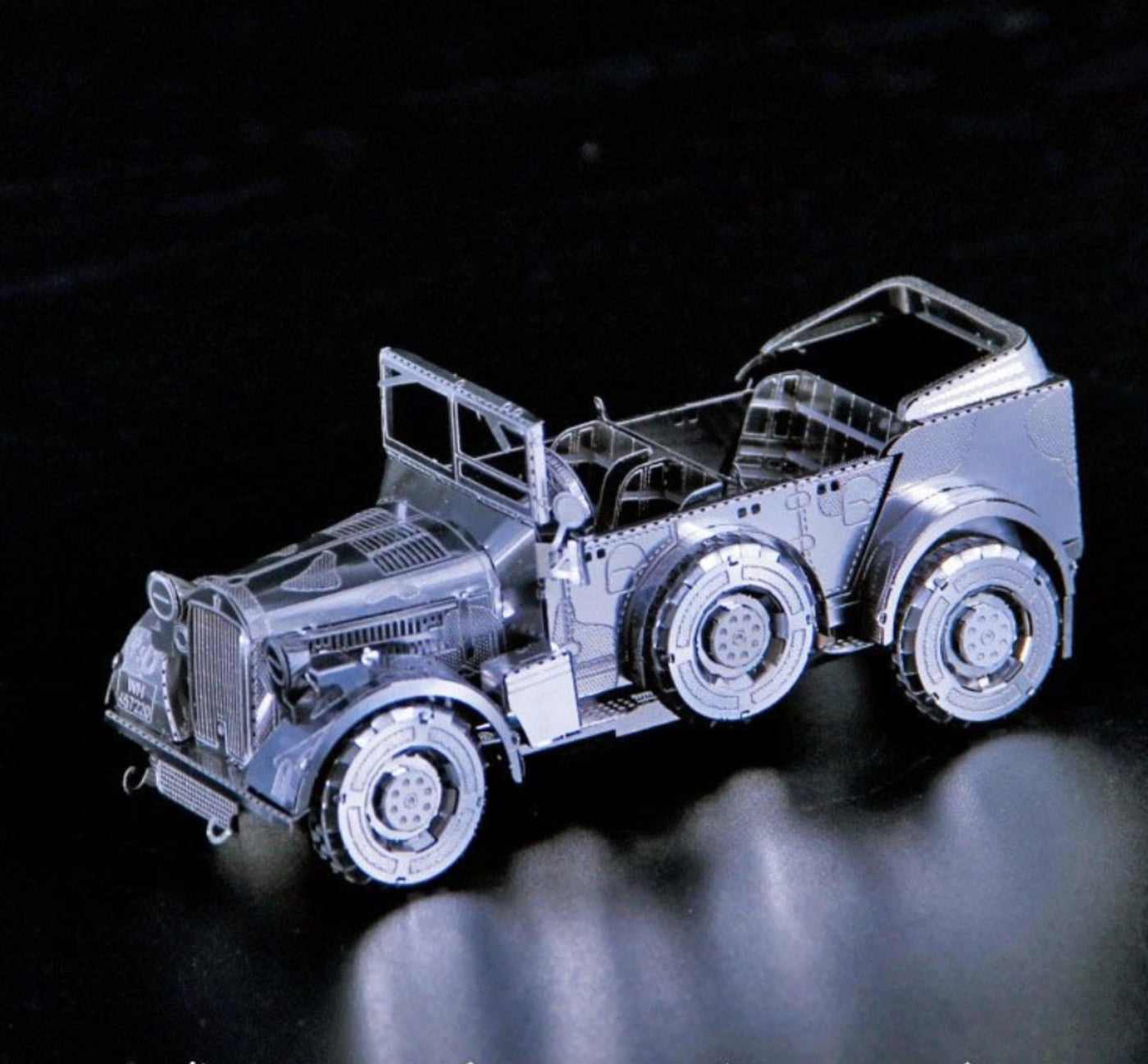 Armoured Personnel Carrier Metal Model Kit – 3D Laser Cut Puzzle Craft for Military Vehicle Lovers & Hobbyists